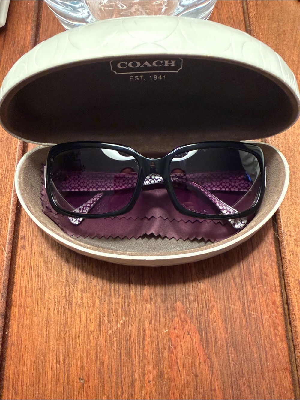 VINTAGE Coach BLACK Amelia Sunglasses w Hard Case and Lens Cloth
